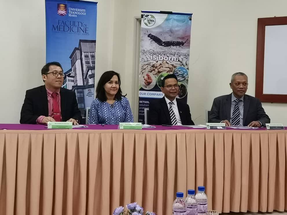 Majlis Menandatangani Perjanjian antara UiTM & Betsol Sdn Bhd serta Penyerahan Mock Up Cheque