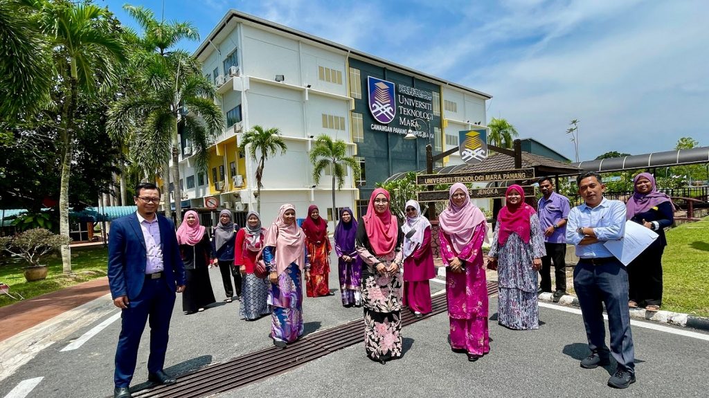 Lawatan Rasmi Dekan Fakulti Perakaunan Ke Uitm Cawangan Pahang – Uitm