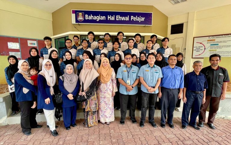 Lawatan Penanda Aras Kolej Vokasional Sepang ke UiTM Pahang Berjaya Dilaksanakan