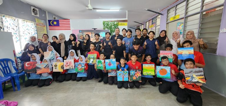 Aktiviti Seni Mural dan Lukisan Kanvas Meriahkan PPKI SMK Saujana Utama