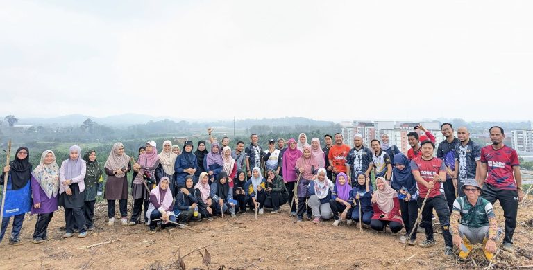 Program Walk to the Top: Ayuh Jom Sihat di UiTM Cawangan Pahang