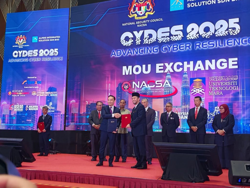 UiTM Tonjol Keunggulan Dalam Pemeteraian MoU Bersama NACSA di CYDES 2025